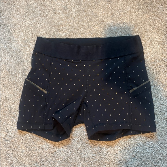 Lululemon black gold polka dot biker shorts booty 4" - Picture 1 of 12